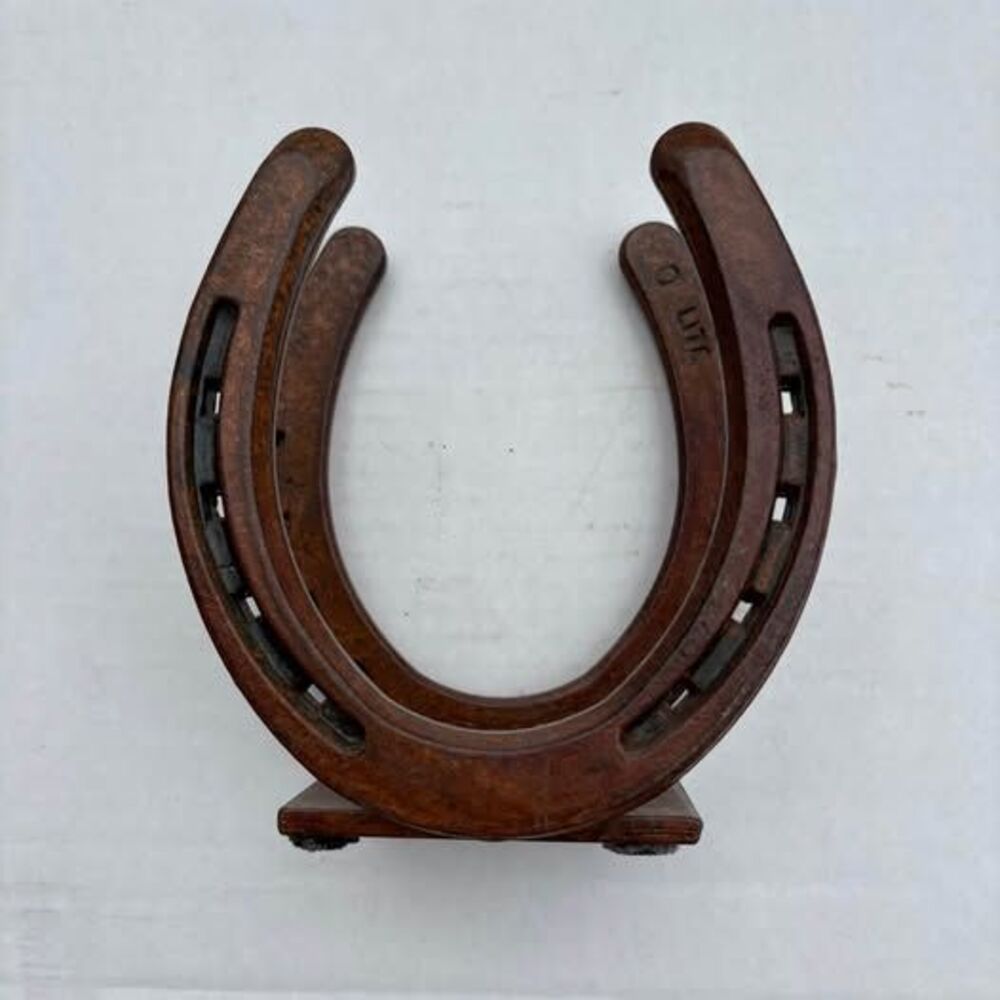 O Lite Rustic Cast Iron Horseshoe Bookend